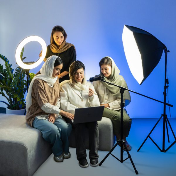 خانه 3 کارشناسان طراحی سایت و سئوی رخام در حال توسعه و بهینهسازی صفحات وب